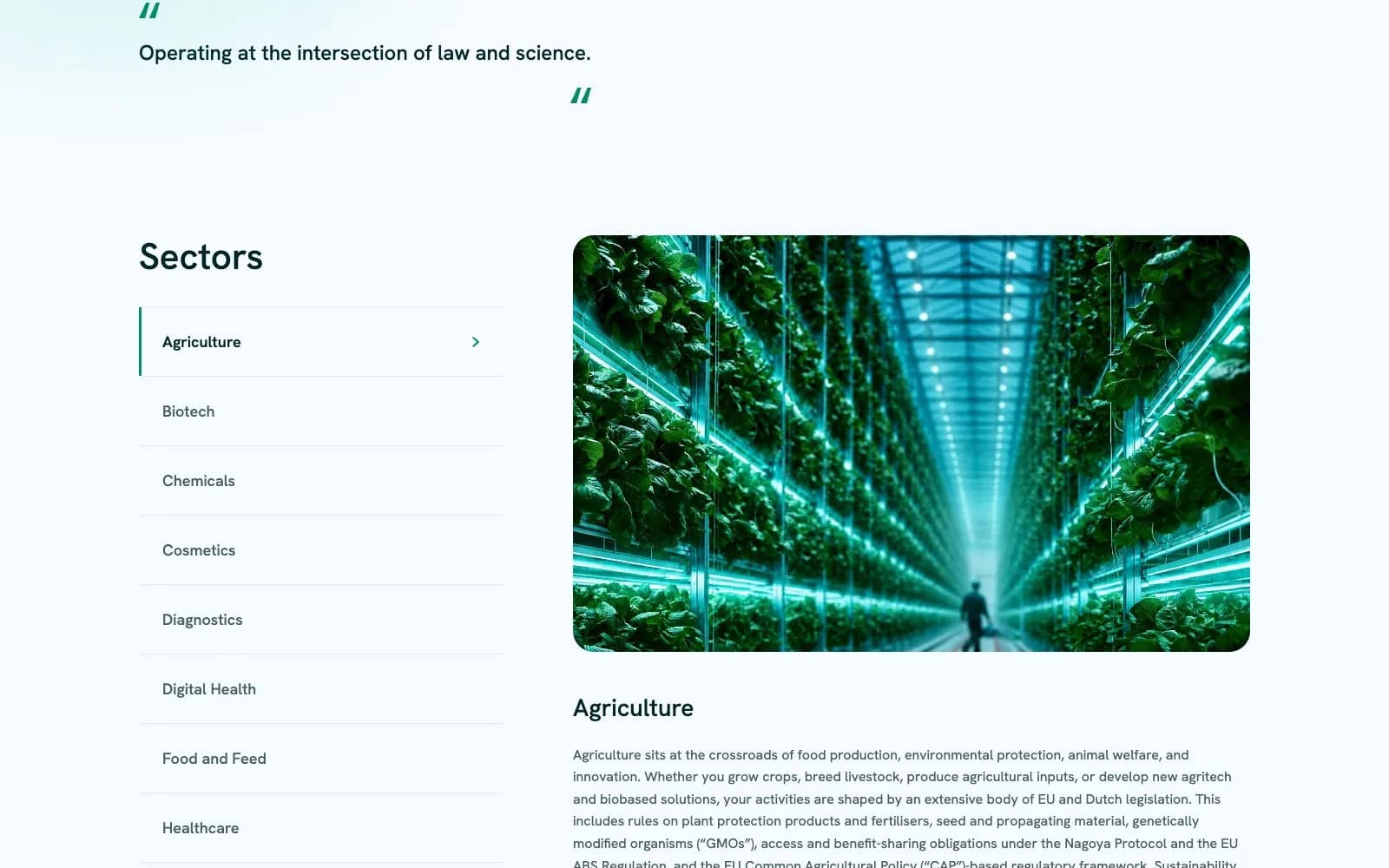 De sectoren op de site van Axon Lawyers, van agriculture tot pharmaceuticals